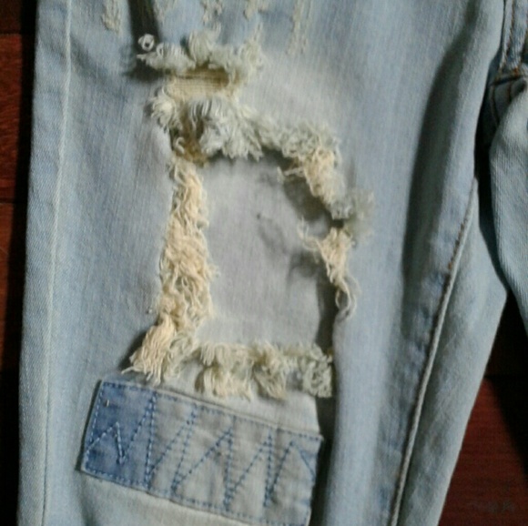 VIP | HPπDistressed Knee Blow-Out Jeans - Picture 4 of 7
